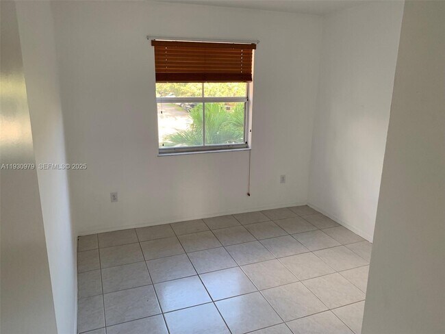 Building Photo - 3150 SW 152nd Pl