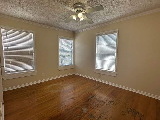 Building Photo - Ready for move in
