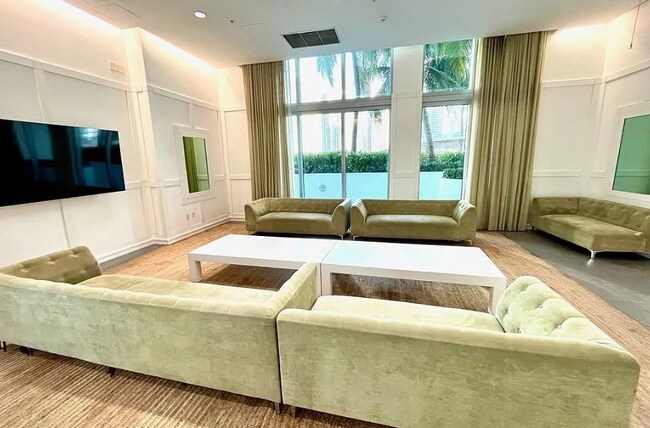 Building Photo - 90 SW 3rd St