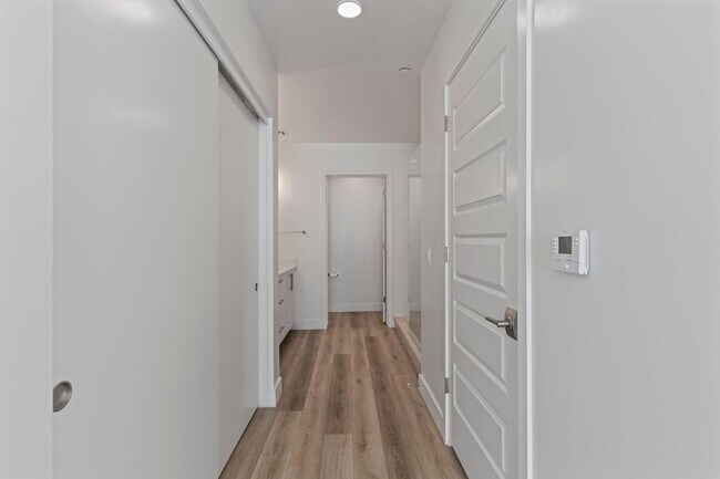 Building Photo - 7300 E Earll Dr