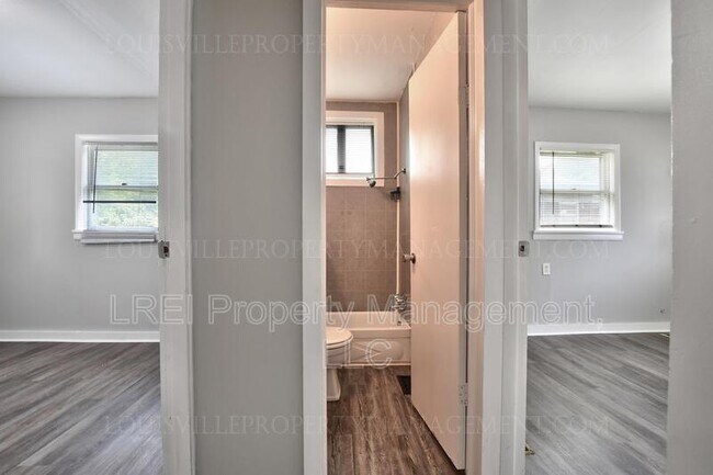 Building Photo - 1733 McDonald Ln