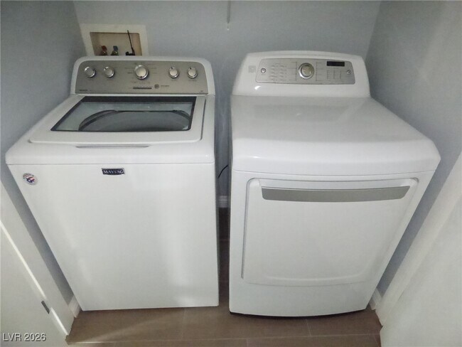 Building Photo - 50 Aura de Blanco St