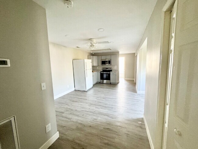 Building Photo - 1 bedroom in Fair Play