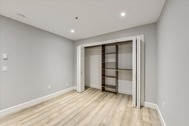 Building Photo - Newly Remodeled Two Bedroom Condo in Pacif...