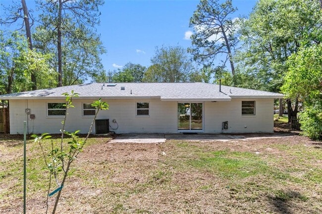 Building Photo - 5815 NW 26th Ter