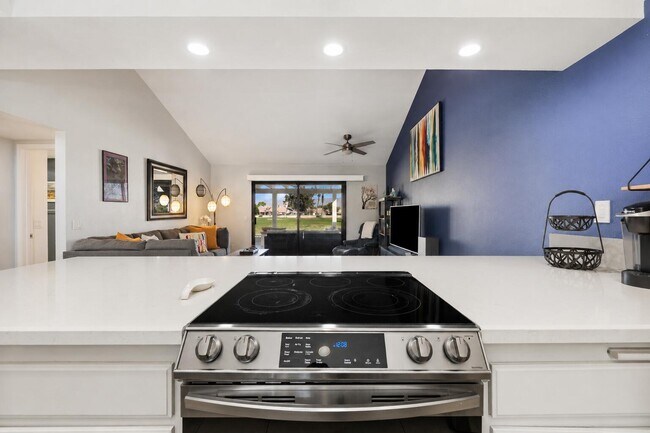 Building Photo - 77116 Pauma Valley Way