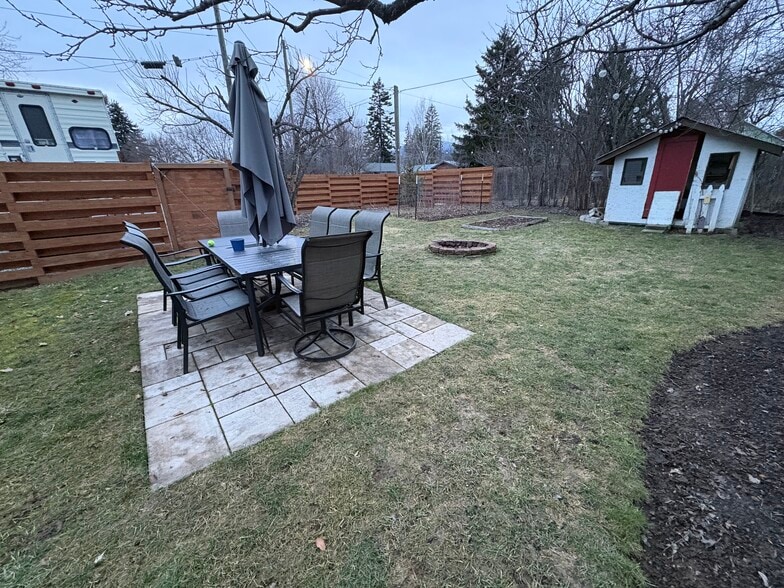 Building Photo - 1220 W Superior St