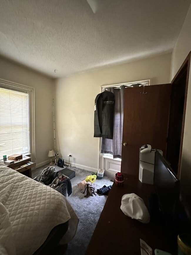 Building Photo - Exciting 3 Bed 1 Bath near UWEC! Available...