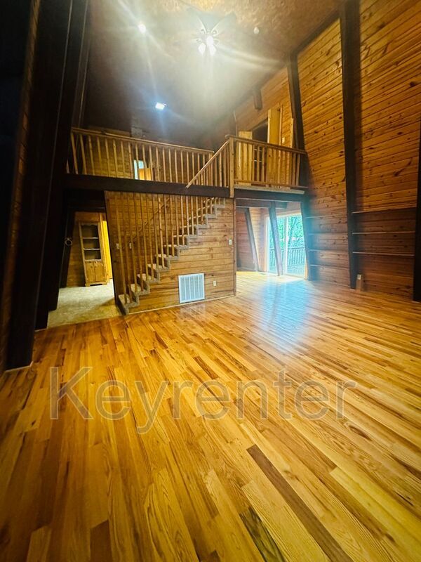 Building Photo - 10832 Carmichael Rd