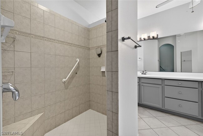 Building Photo - 25080 Divot Dr