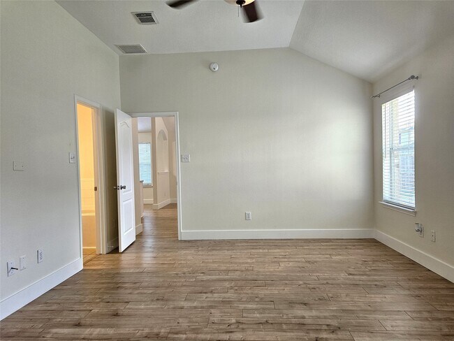 Building Photo - 2610 Slider Ct