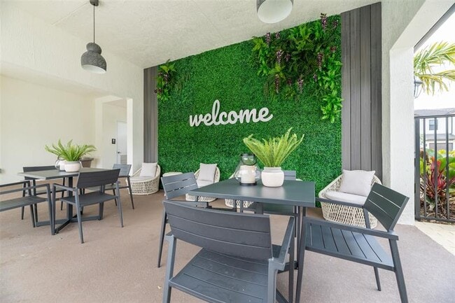 Building Photo - 4070 Highland Oaks Dr