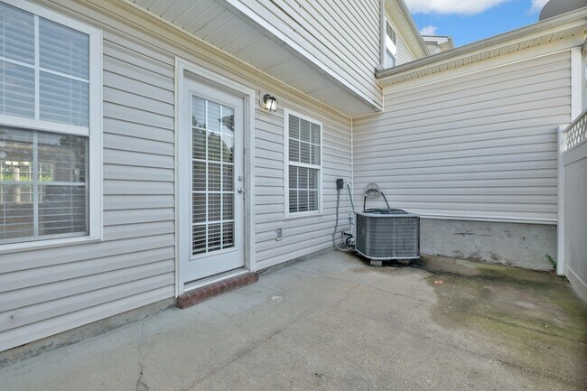 Building Photo - 210 Buck Run Dr