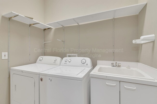 Building Photo - 8522 St Marino Blvd