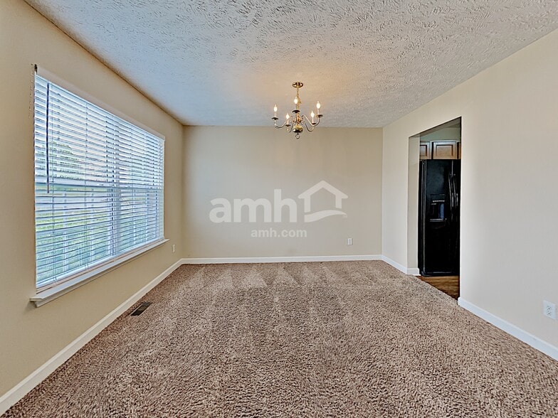 Building Photo - 1564 Laurel Ledge Dr