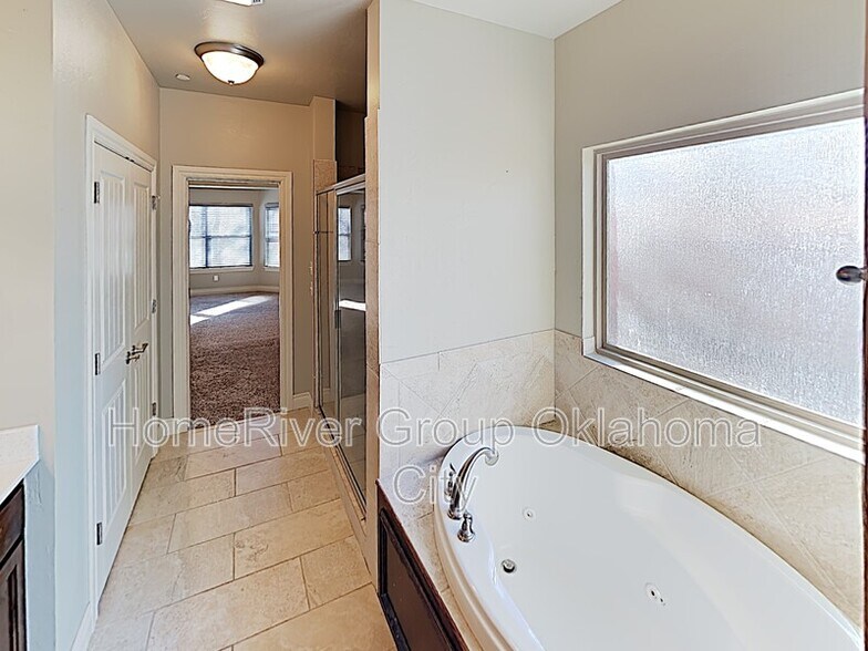 Building Photo - 15300 SE 57th St