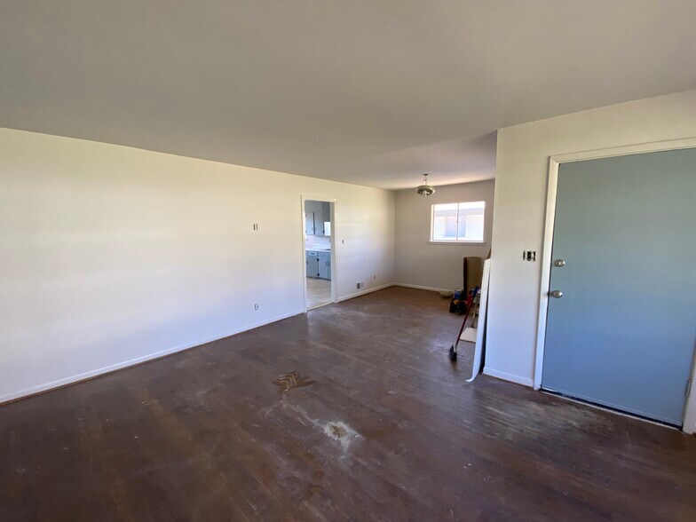 Building Photo - 536 81st St S