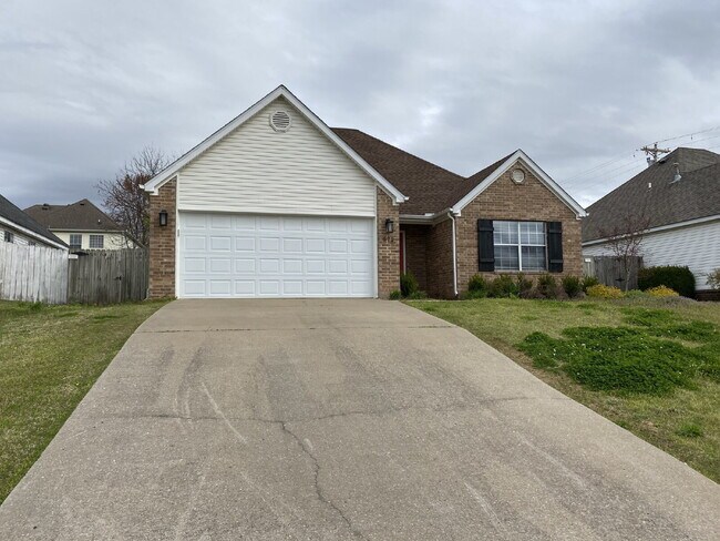 Building Photo - 572 Branchwood Ave