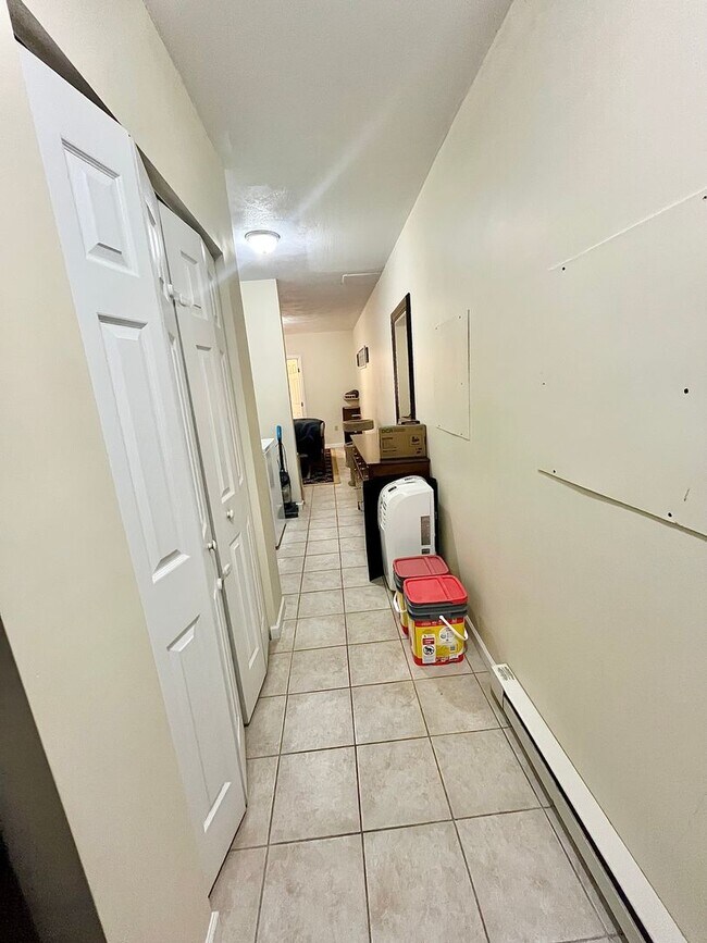 Building Photo - 626-628 Valentine St