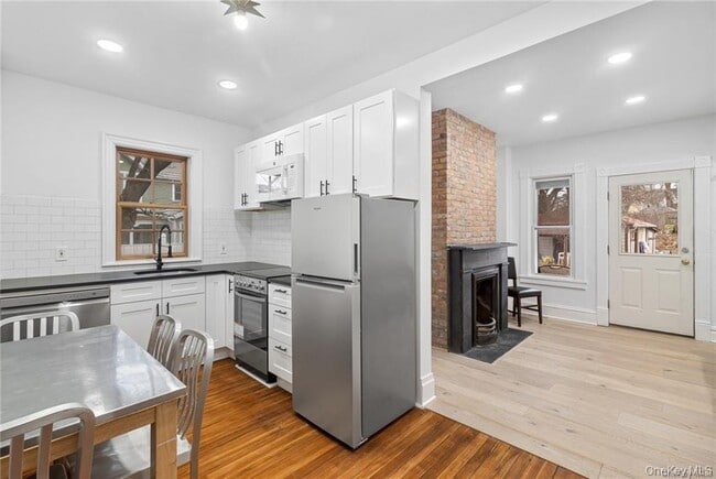 Building Photo - 1166 North Ave