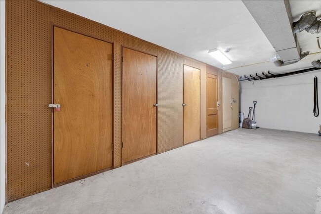 Building Photo - G-Unit