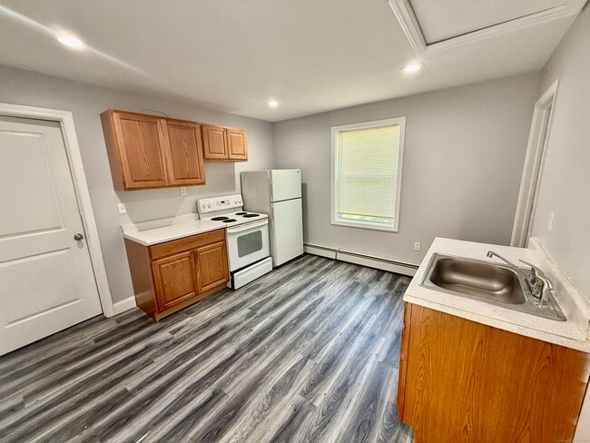 Building Photo - 44 Haddam St