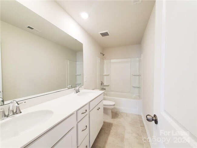 Building Photo - 1009 Gabardine Ln