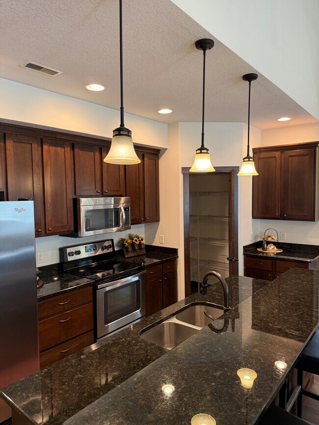 Building Photo - 98 Tribute Ave