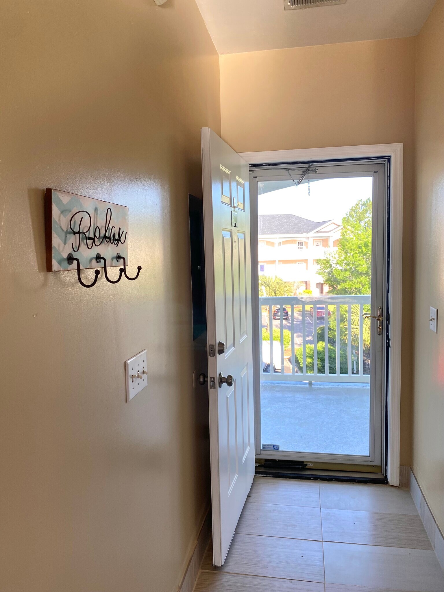 Building Photo - 3947 Gladiola Ct