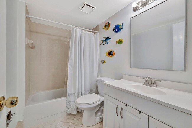 Building Photo - 355 S Ocean Dr