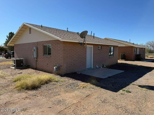 Building Photo - 1134 E 23rd St