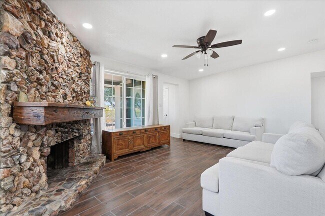 Building Photo - 38466 N Basin Rd