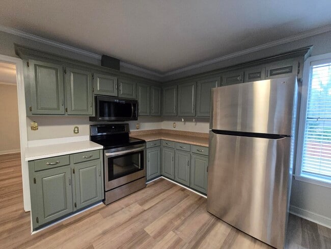 Building Photo - 2370 Wedgefield Rd