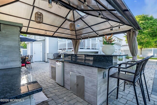 Building Photo - 243 Overbrook Ave