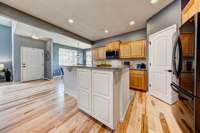 Building Photo - 2963 Denver Dr