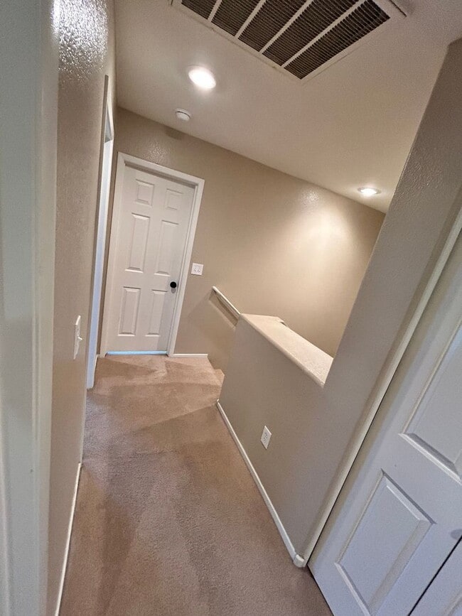 Building Photo - Charming 3 Bed/3Bath/1Car 2-Story Home nestled in this comfortable northwest community in Walnut ...