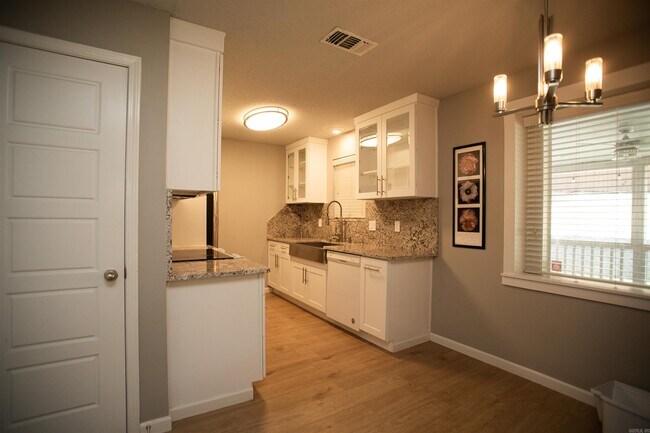 Building Photo - 8 Turtle Creek Ct