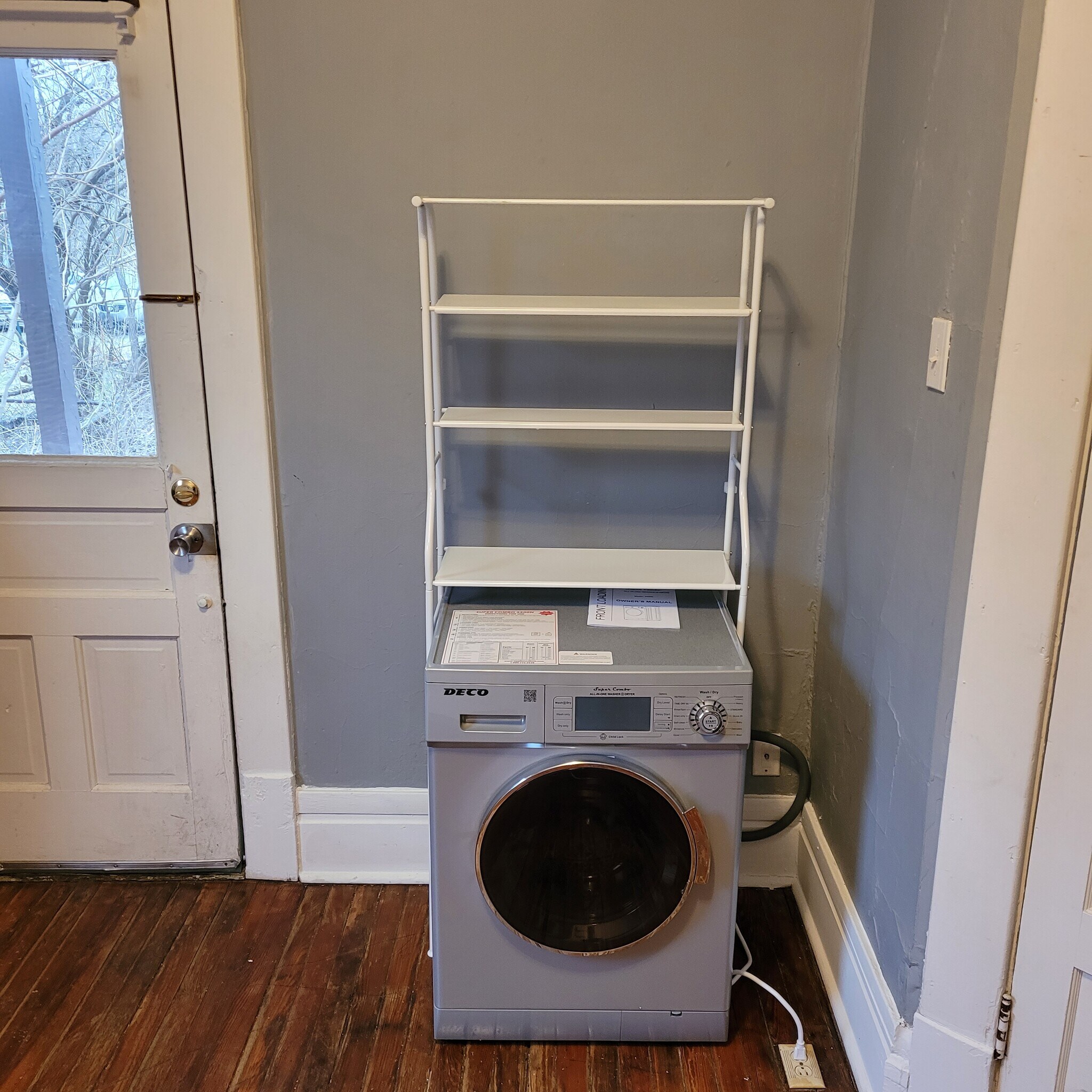 Washer/dryer combo - 70 E Hudson St