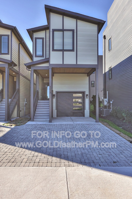 Building Photo - 402 E Trinity Ln