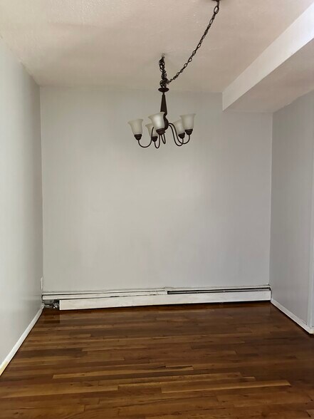 Building Photo - 18637 140th Ave