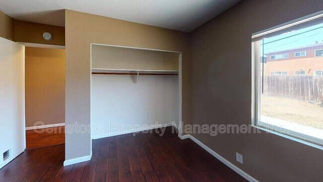 Building Photo - 5744 Mary Ln Dr