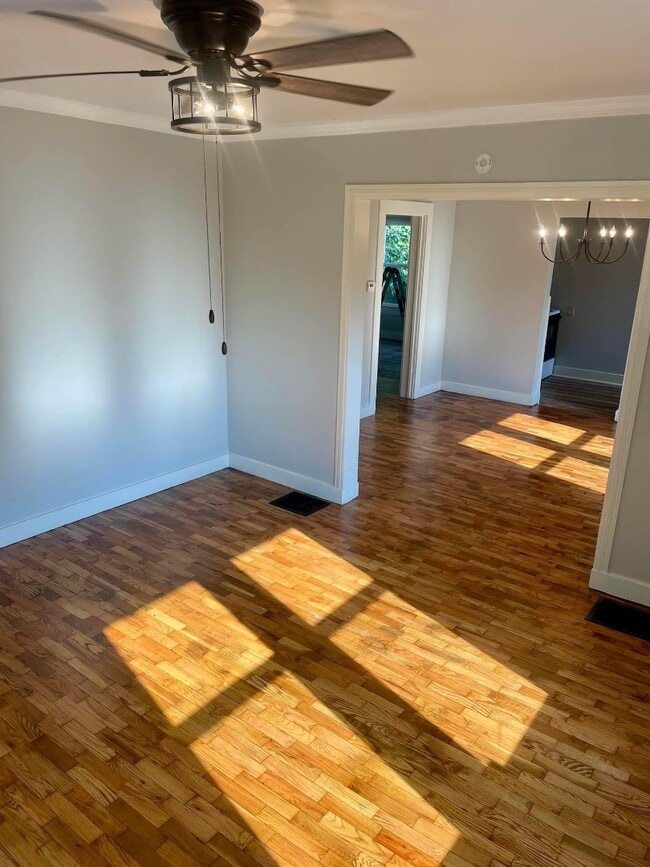 Building Photo - 411 Matthews Ave