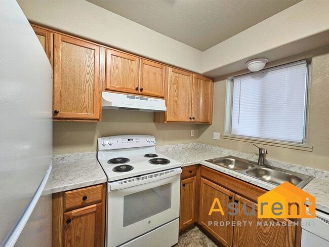 Building Photo - 210 Jeanette Ave