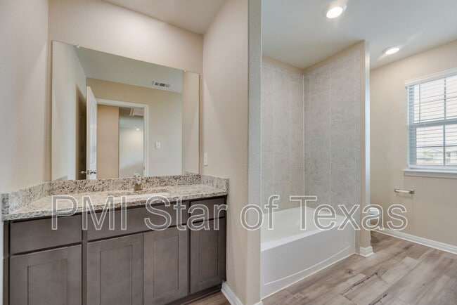 Building Photo - 247 Enchanted Way