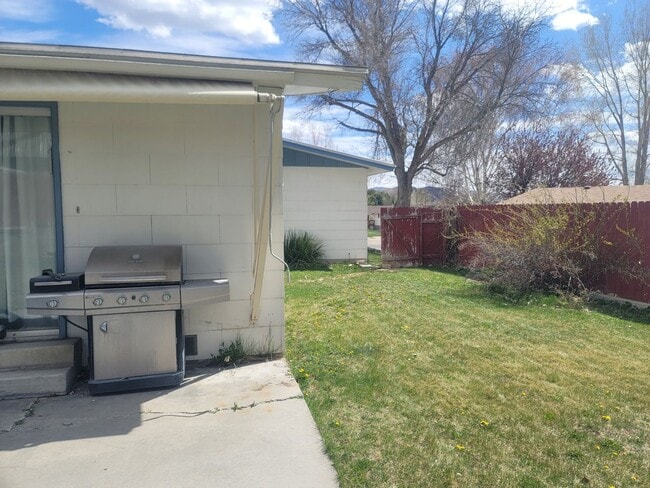 Building Photo - 3 Bedroom in Elko