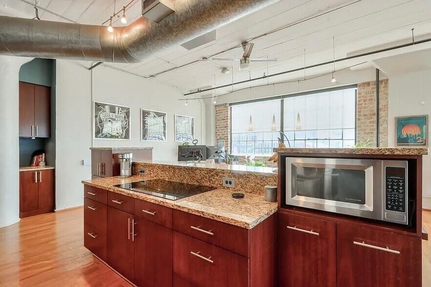 Building Photo - 426 Marietta St NW