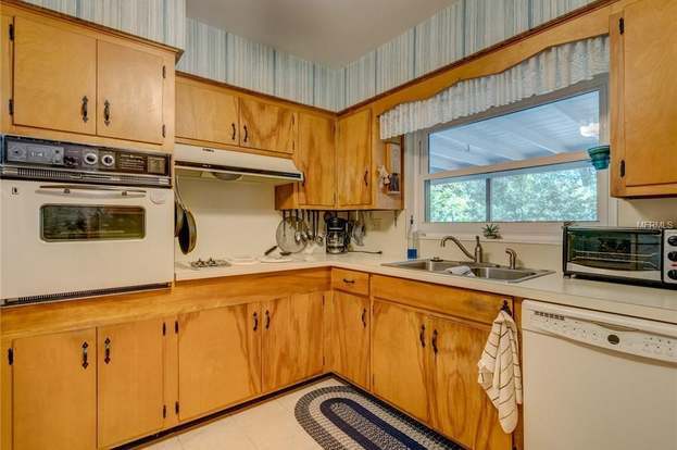 Building Photo - 1001 Brookside Dr