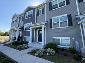 Building Photo - 2509 Bella Dr