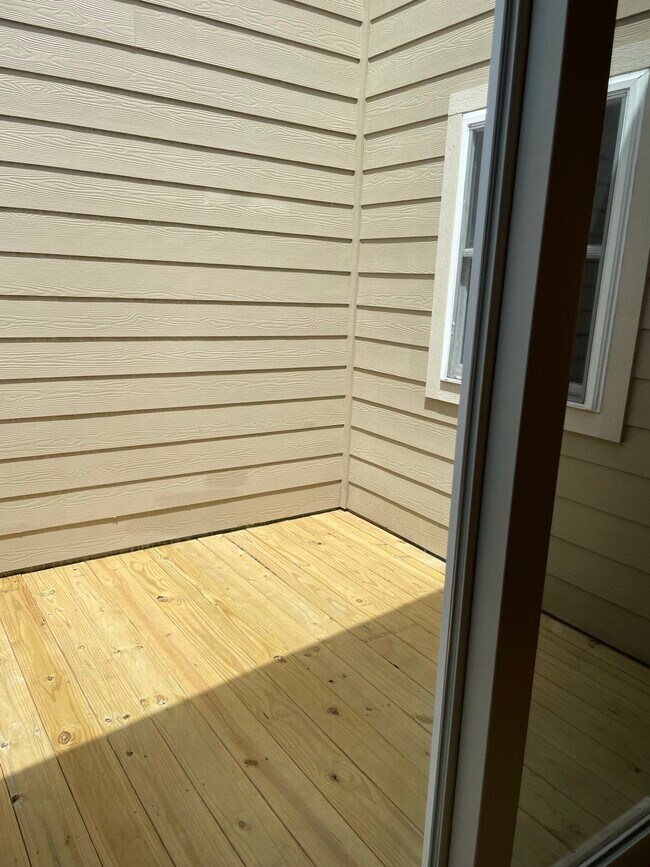 Building Photo - 6831 Wellwood Ct