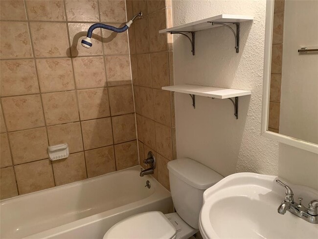 Building Photo - 2710 S 1st St